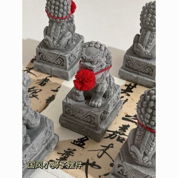 Miniature Stone Lion Ornaments, Chinese Style Desktop/Doorway Decoration (Pair)